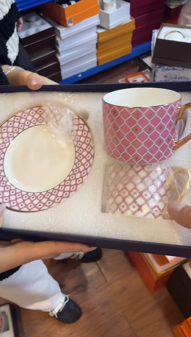 杯鸿辉家品牌瓷器，京东包邮！