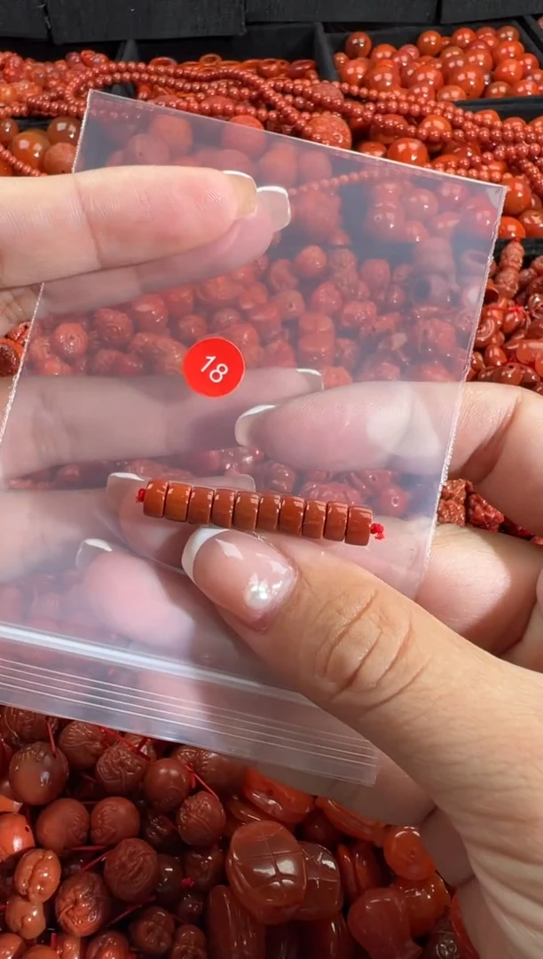 颈饰未镶嵌南红玛瑙1