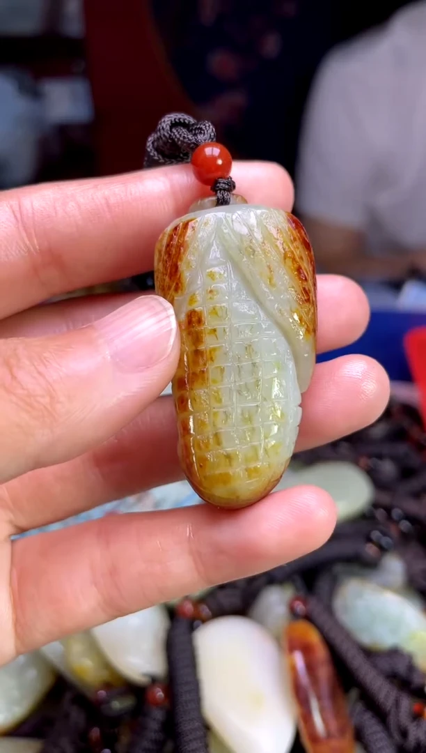 和田玉未镶嵌颈饰1