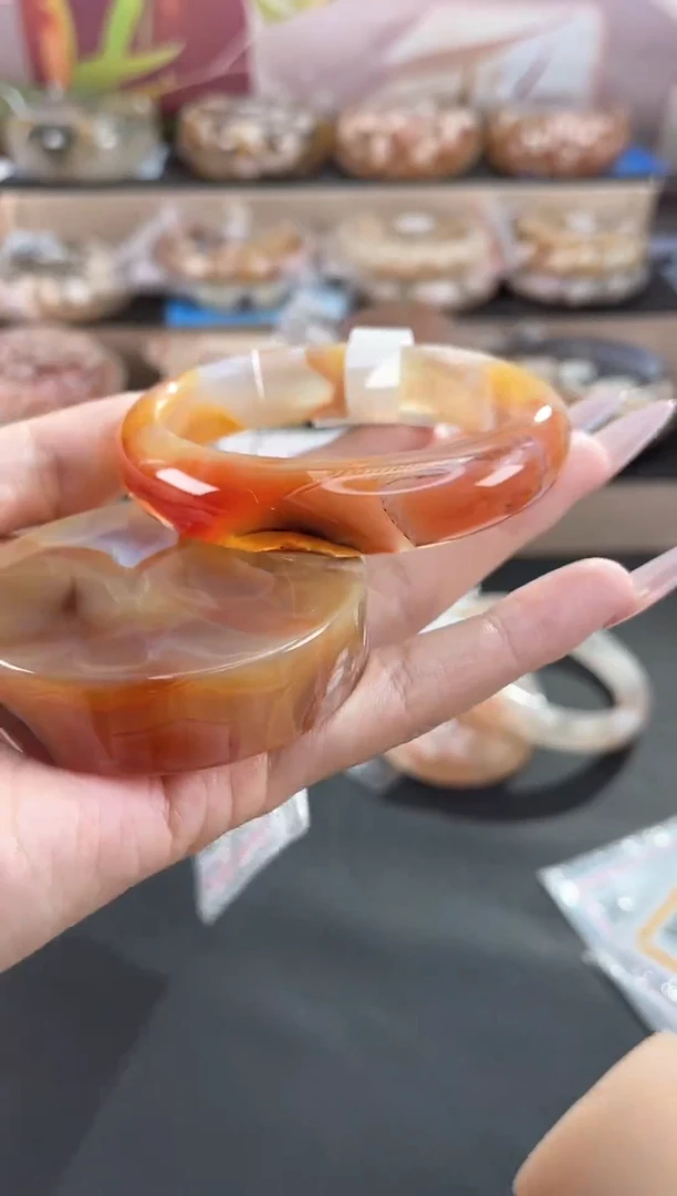 未镶嵌手镯石英质玉60