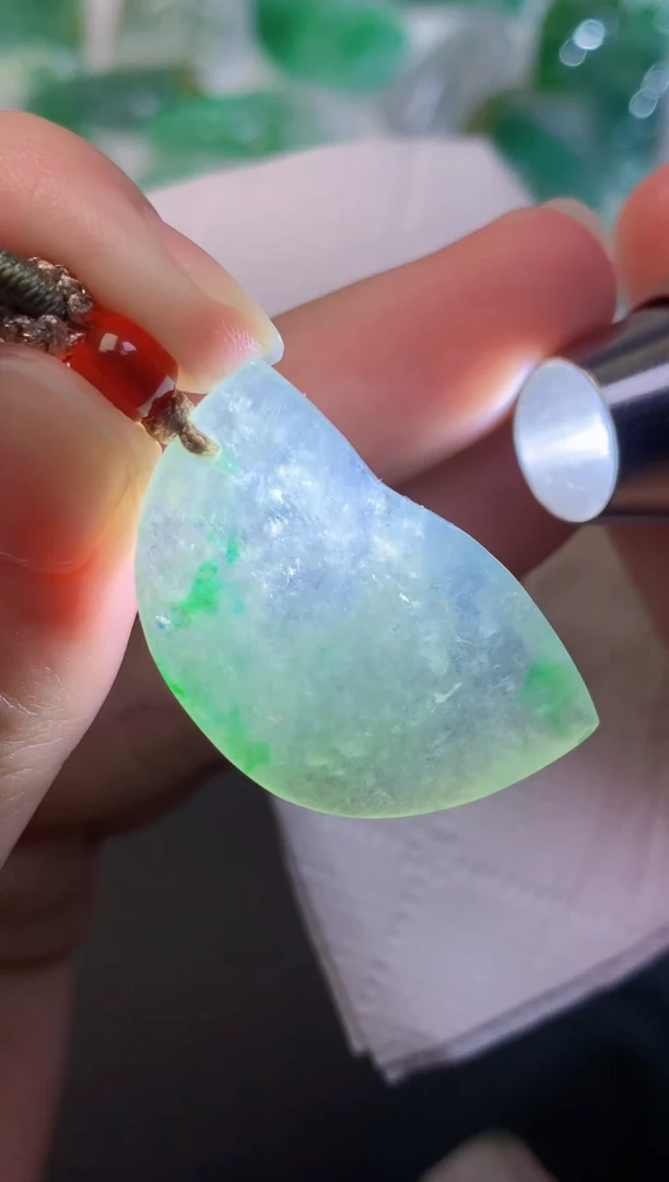 颈饰未镶嵌翡翠