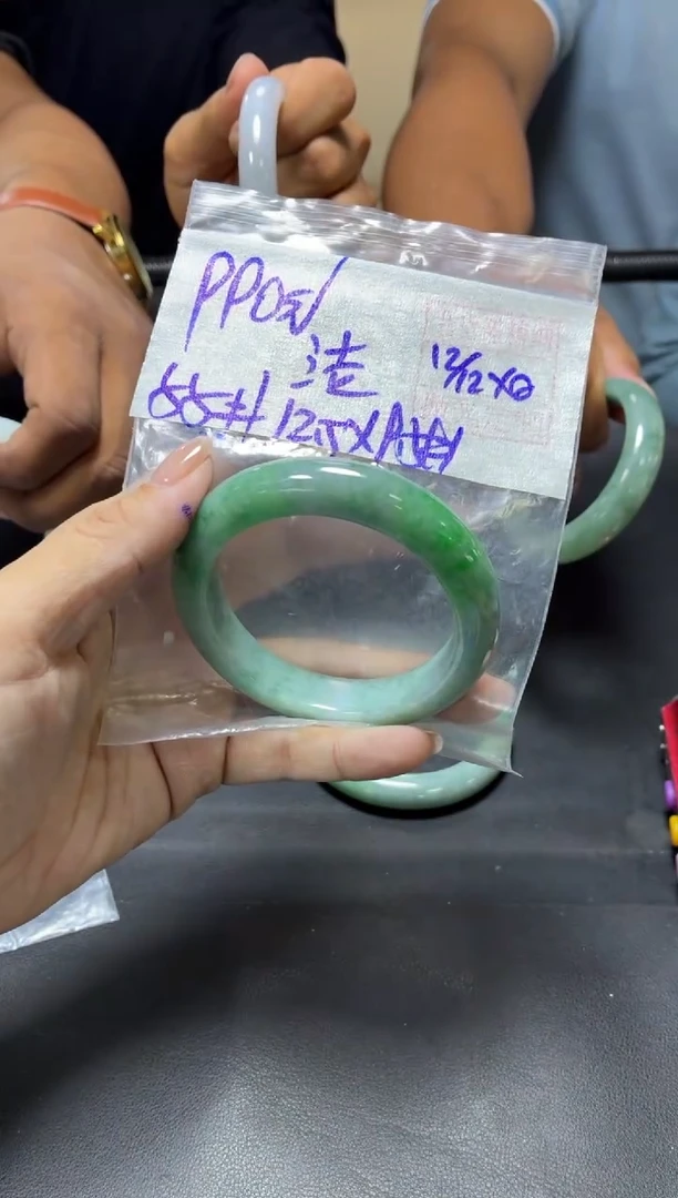 未镶嵌定制翡翠洁+手镯55#990元  毛货需抛光