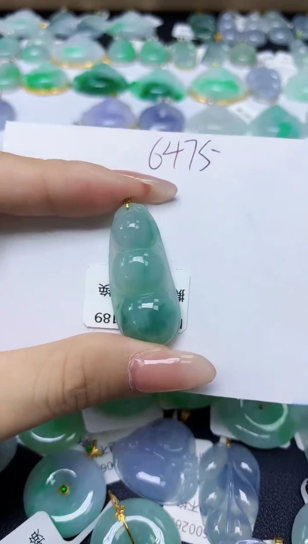 翡翠18K金镶嵌颈饰天然缅甸翡翠A货