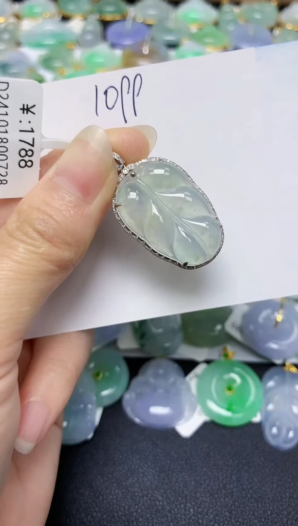翡翠18K金镶嵌颈饰 天然翡翠A货