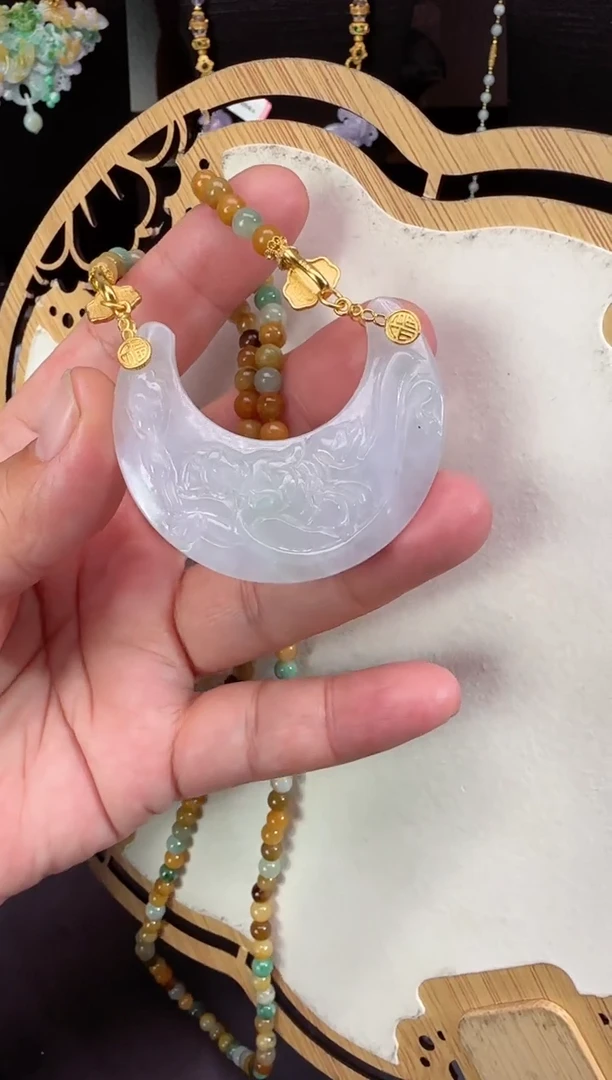 【闪购商品】翡翠颈饰未镶嵌牌子