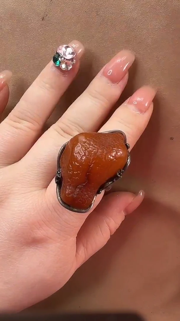 琥珀颈饰未镶嵌戒指