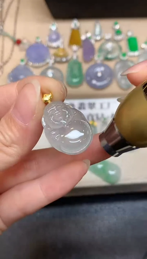 颈饰18K金镶嵌翡翠布袋佛【无服务费