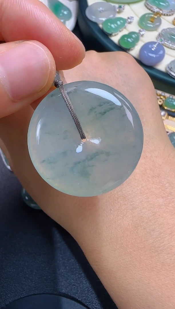 颈饰未镶嵌翡翠平安扣