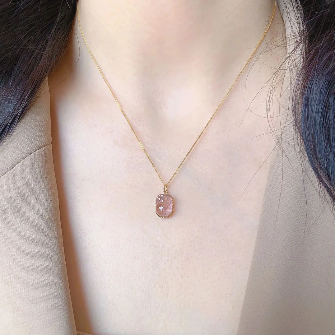 铜合金吊坠 可爱粉色小貔貅吊坠少女感高品质金色锁骨链时尚百搭