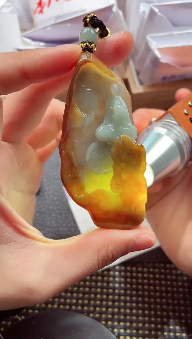 颈饰18K金镶嵌翡翠8888888