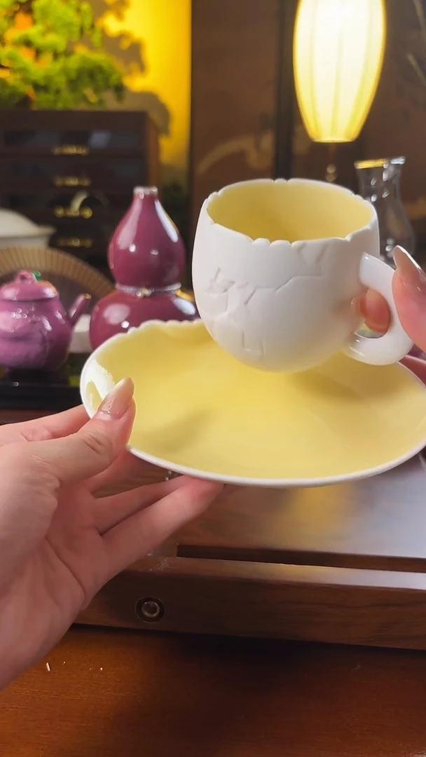 咖啡杯黄+底托