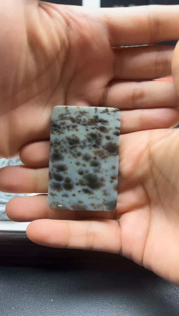 颈饰未镶嵌和田玉若羌水草意境平安卡46无事牌