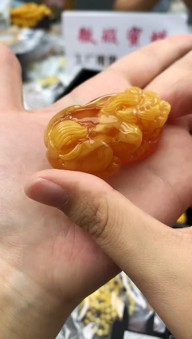 未镶嵌琥珀珠宝奇石44