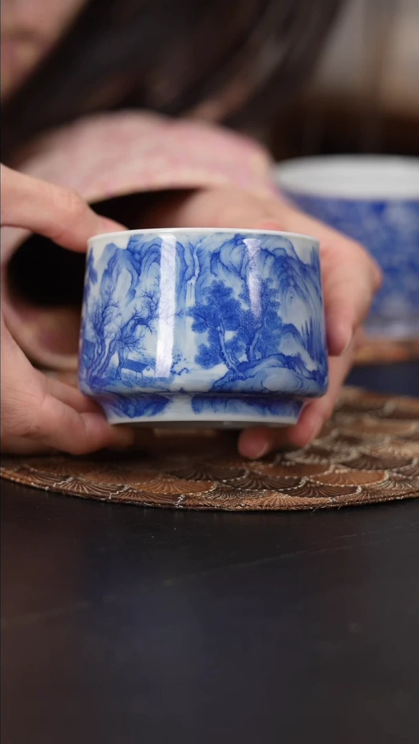【闪购商品】杯看山柴窑青花山水