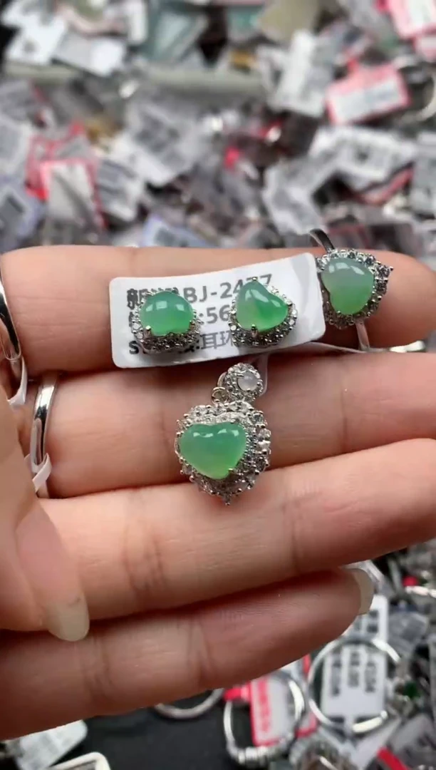 银S925镶嵌戒指翡翠天然A货缅甸翡翠