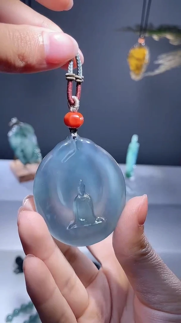 颈饰未镶嵌翡翠观音