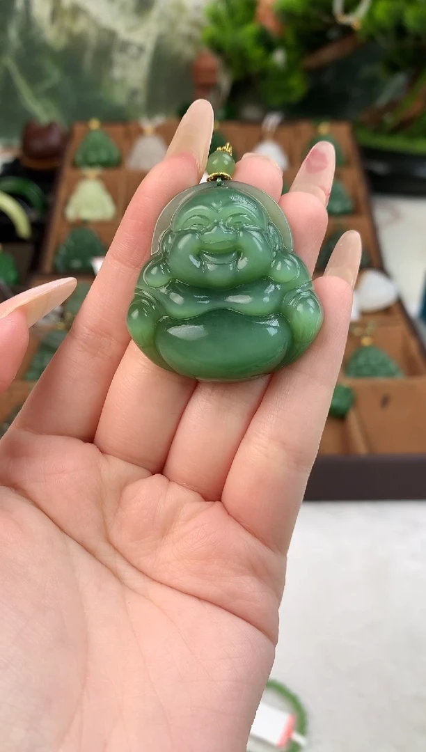 颈饰未镶嵌和田玉吊坠