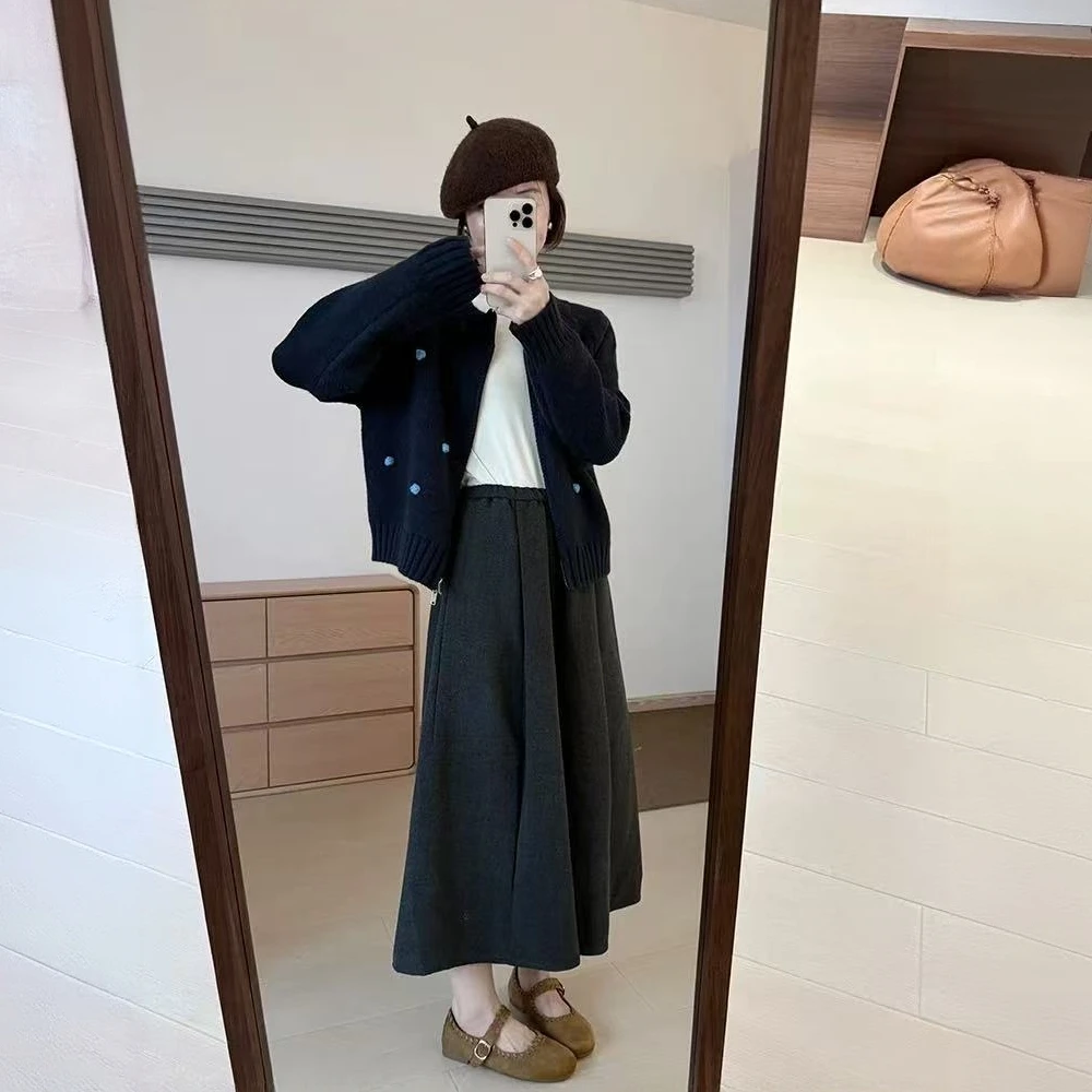 韩版设计感球球毛衣开衫女2025套装新款萌趣可爱时尚减龄毛衣外套