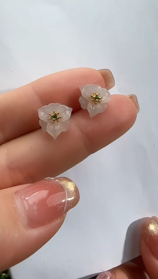 银S925镶嵌和田玉耳饰藕粉