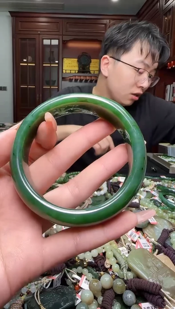 颈饰未镶嵌和田玉圈口63.8  ls011