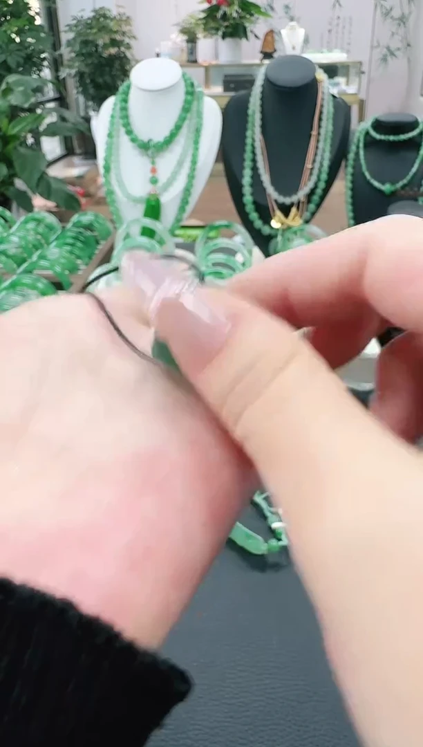 未镶嵌1石英质玉（非洲翠）/0441