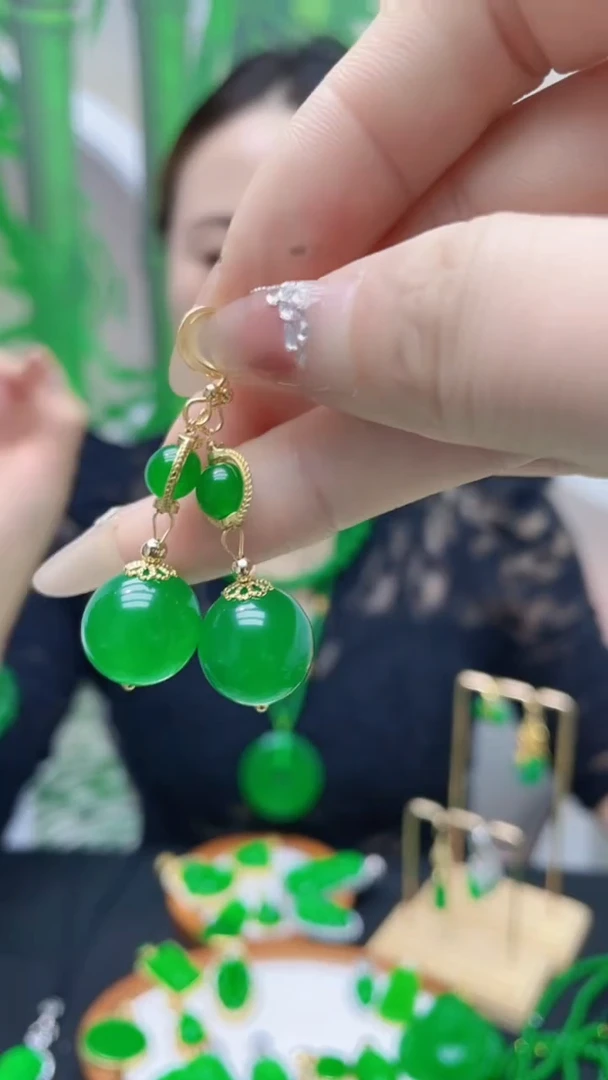 14K金镶嵌翡翠耳饰A108