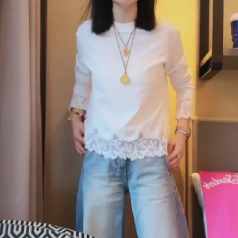 「短款繁花蕾丝」新款圆领显瘦拼接蕾丝长袖百搭宽松上衣LK2501715