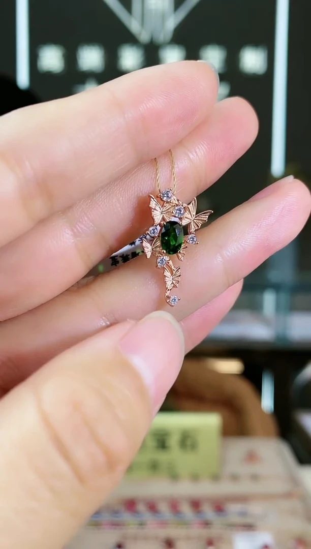 【闪购商品】透辉石颈饰银S925镶嵌颈饰