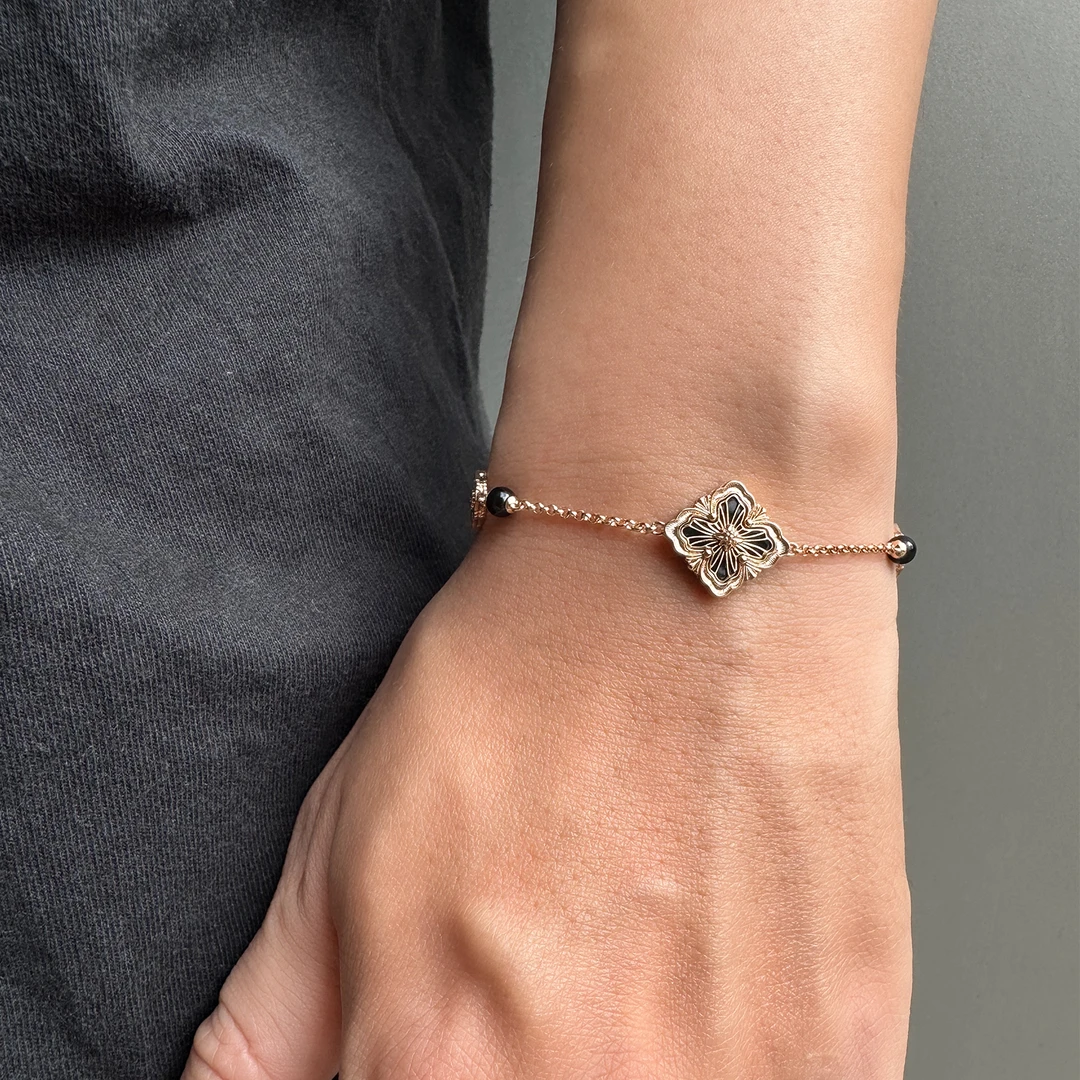 ROADLATIVE 铜合金仿珍珠手链 线性十字花纹手链男女同款小众高级