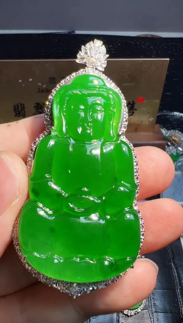 【闪购商品】翡翠颈饰18K金镶嵌翡翠回流