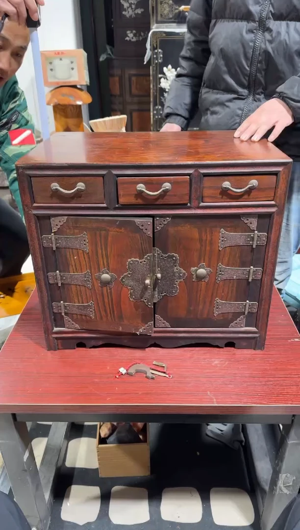 【闪购商品】杯小四孤品中古品