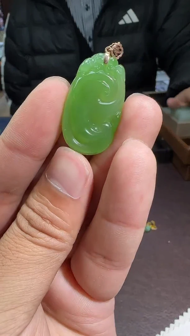 18K金镶嵌和田玉挂件【陆102】148 7026