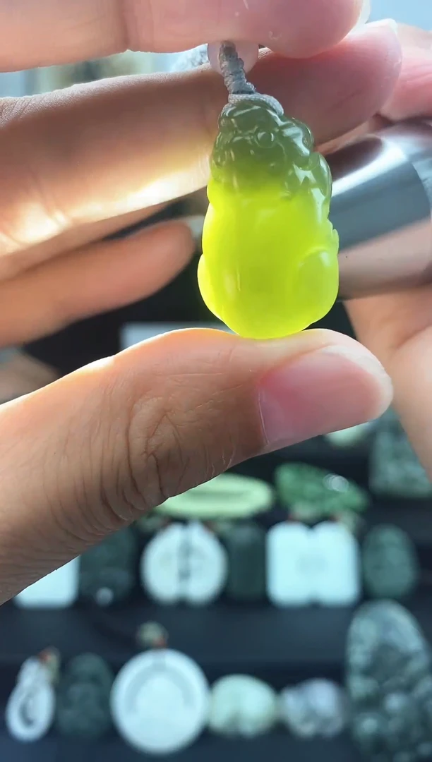 和田玉未镶嵌颈饰1