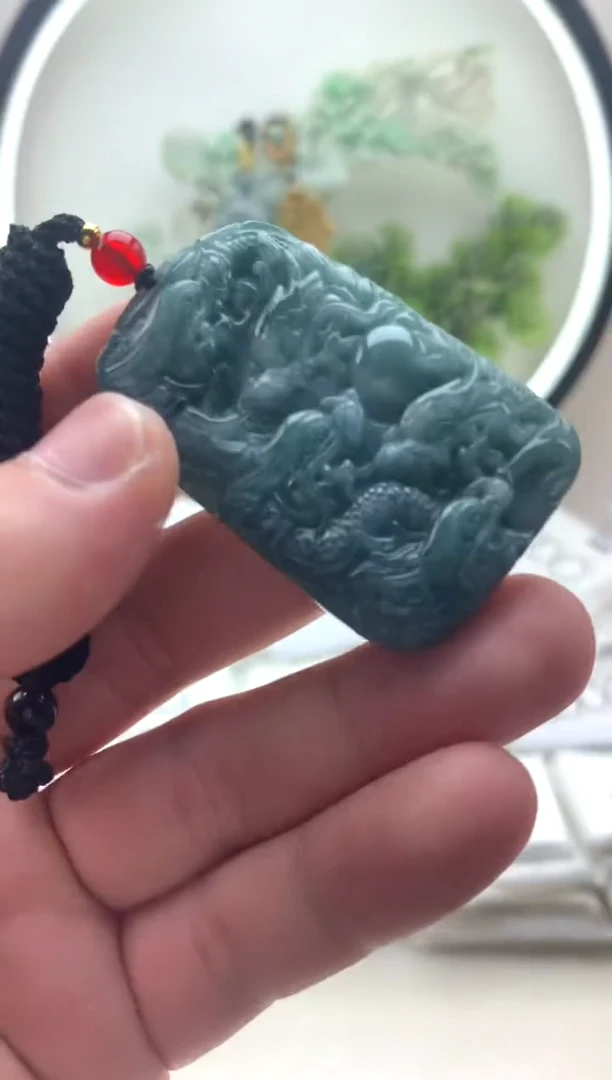 颈饰未镶嵌翡翠九龙牌