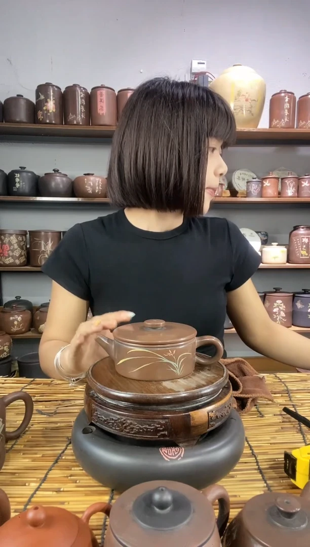 5建水紫陶手工彩填水亮壶160C