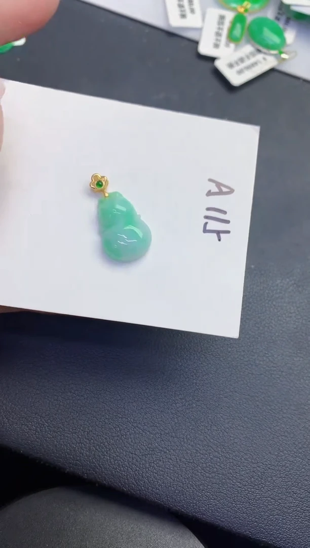 颈饰未镶嵌翡翠缅甸天然翡翠A货