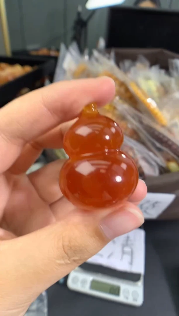 蜜蜡未镶嵌珠宝奇石1