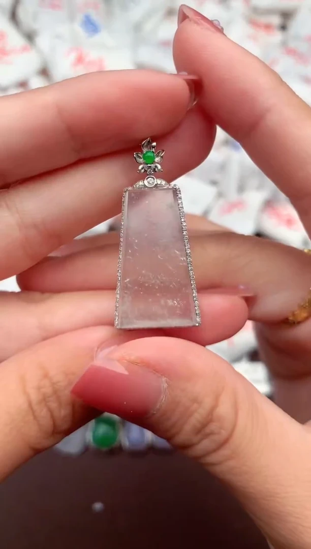 【闪购商品】翡翠颈饰18K金镶嵌一