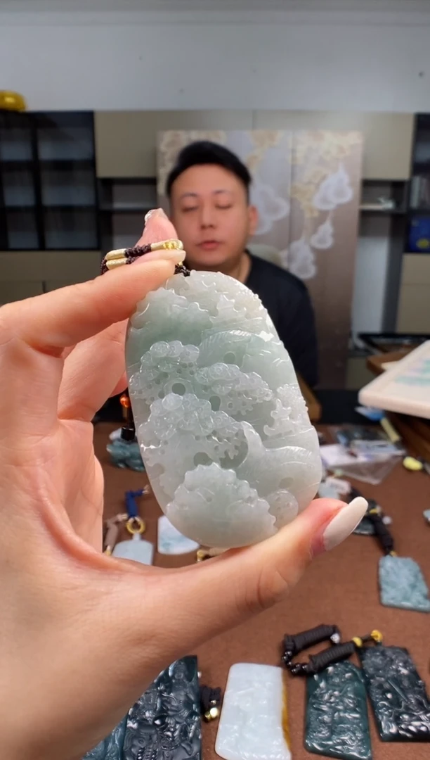 颈饰未镶嵌翡翠多样性发其一