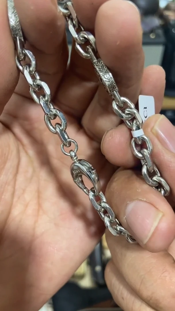 瓷片闪购商品  如图所示