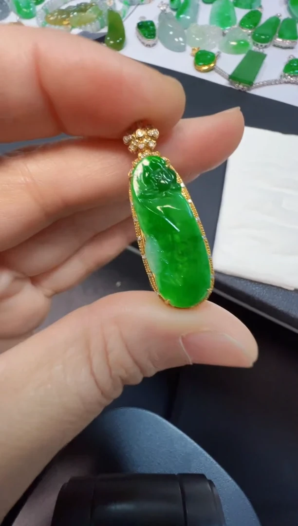 吊坠(不含链)18K金镶嵌翡翠2980