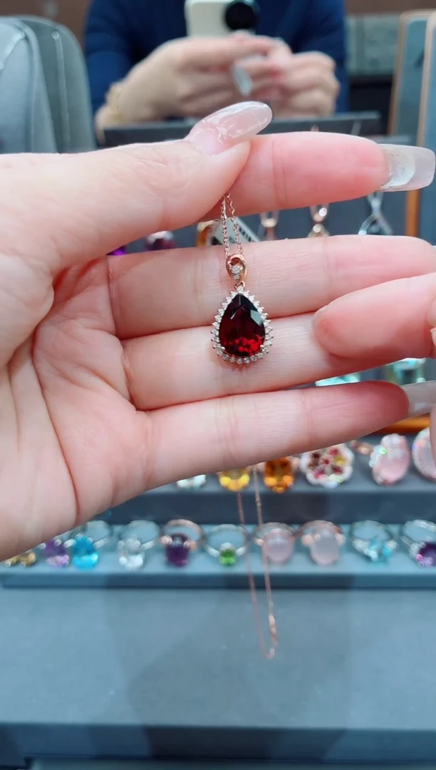 石榴石吊坠18K金镶嵌石榴石吊坠(不含链）