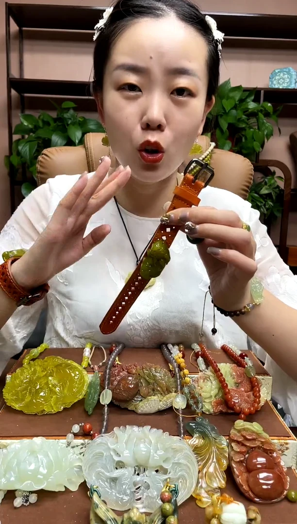 未镶嵌岫玉手牌多样性发货发其中之一