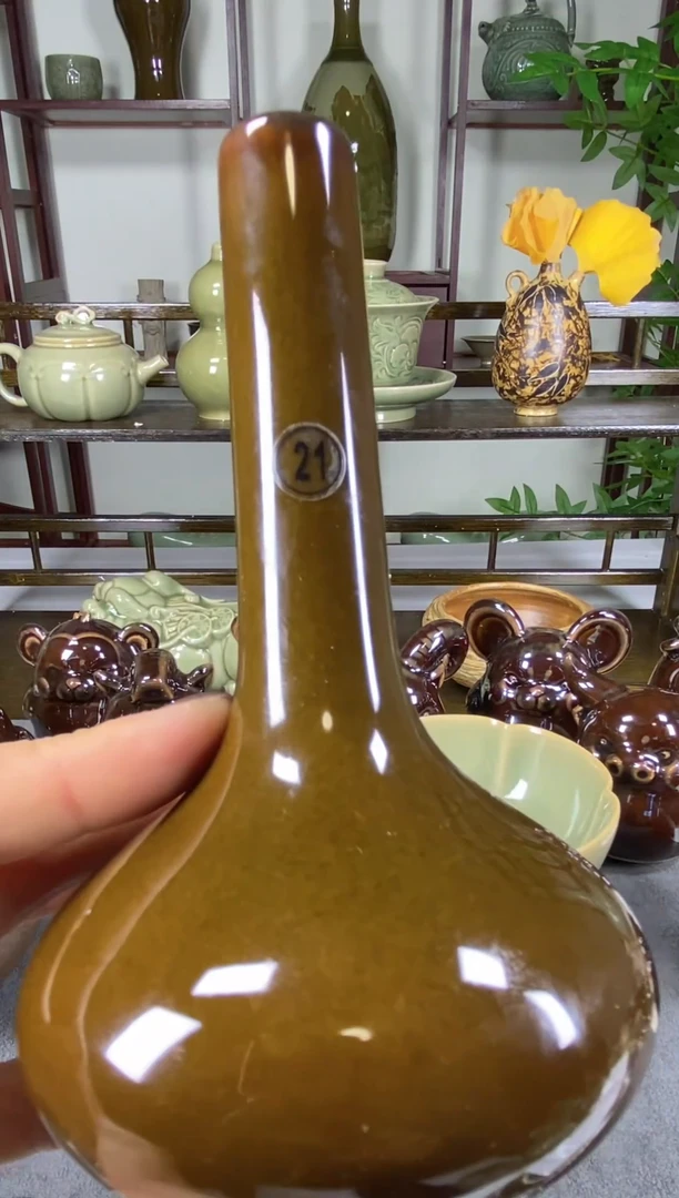 21号 微瑕 观音瓶 一个【姜黄釉】