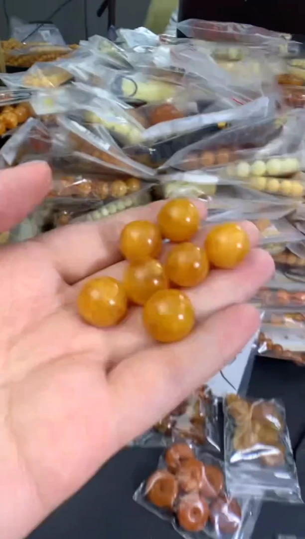 蜜蜡未镶嵌珠宝奇石多样性发一件
