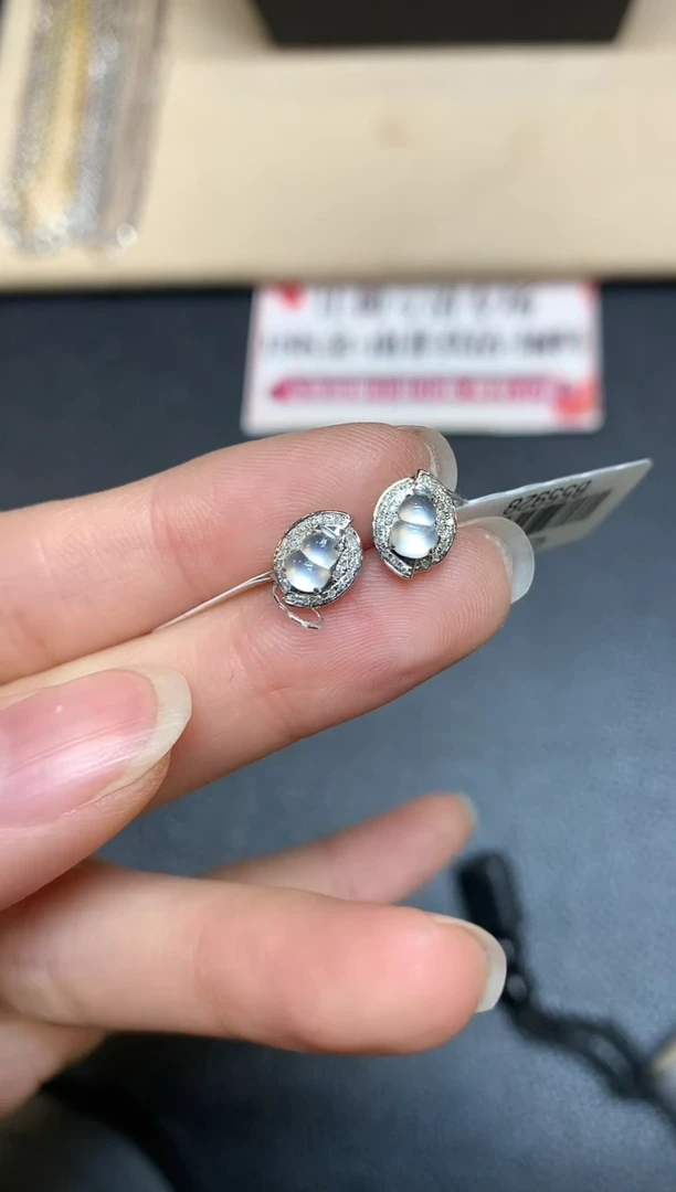 【闪购商品】翡翠耳饰18K金镶嵌【无鉴赏期