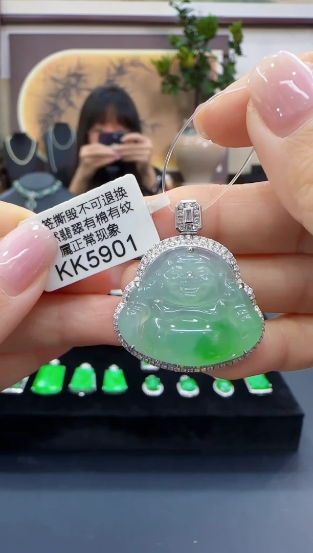 颈饰18K金镶嵌翡翠KK5901佛公