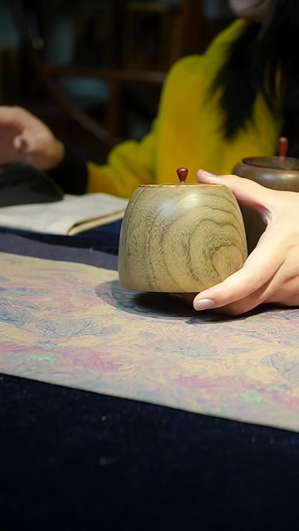 金丝楠阴沉木茶仓1个