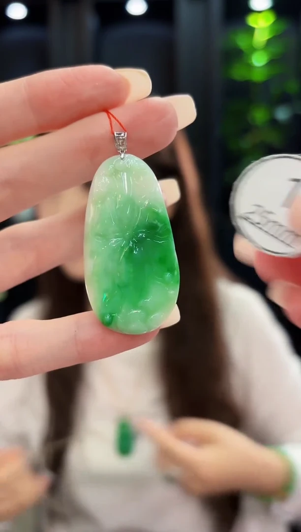 颈饰18K金镶嵌翡翠 缅料A货/支持复检/一件