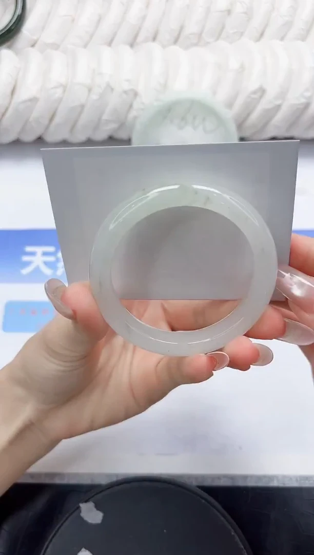 未镶嵌手镯石英质玉273-52